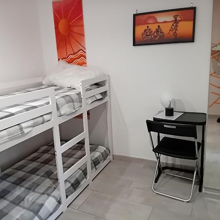Room In Historical City Centre With Private Bathroom Catania Kültér fotó