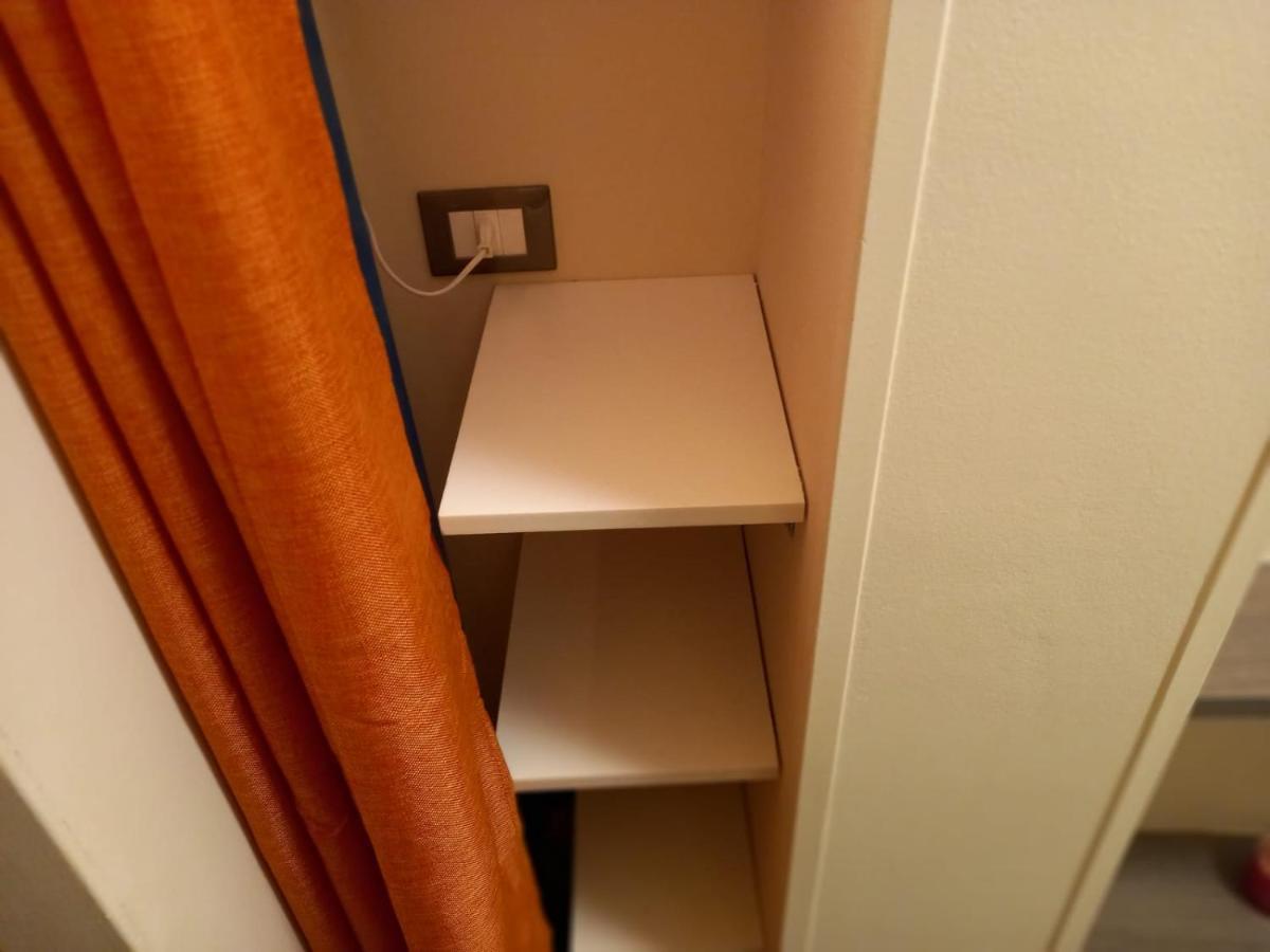 Room In Historical City Centre With Private Bathroom Catania Kültér fotó