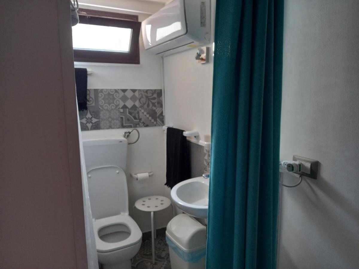 Room In Historical City Centre With Private Bathroom Catania Kültér fotó